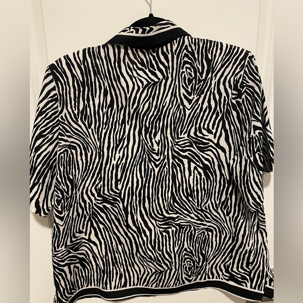 Zebra buttoned down blouse - Picture 4 of 4